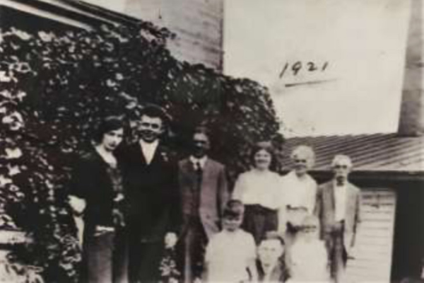 Julius Family Photo: Sabina Arnold Julius with husband William M Julius, Edmund Julius, Rose Julius Wootan, Elizabeth Rauck Julius and husband Jacob Julius